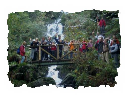 Gruppenbild am Wasserfall